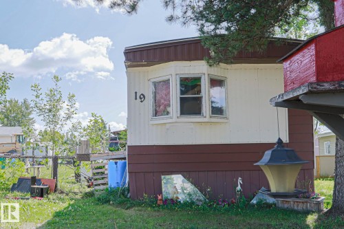 View of property exterior - 19 Ridgeway Drive Nw, Edmonton, AB - Outdoor With Exterior