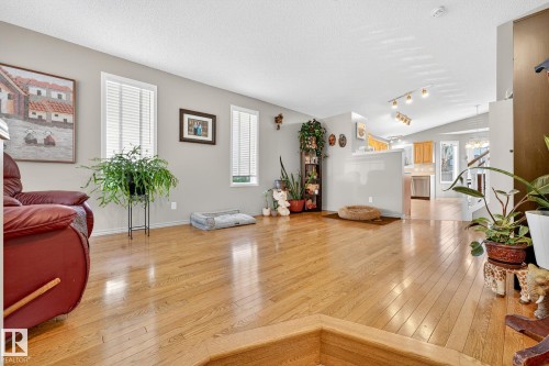 8304 170 Avenue, Edmonton, AB - Indoor Photo Showing Living Room
