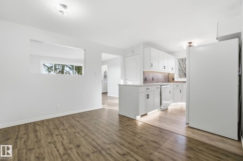 8064 Argyll Rd, Edmonton, AB - Indoor Photo Showing Kitchen