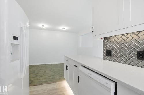 8064 Argyll Rd, Edmonton, AB - Indoor Photo Showing Kitchen