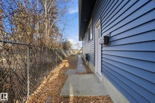 8064 Argyll Rd, Edmonton, AB - Outdoor