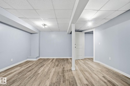 8064 Argyll Rd, Edmonton, AB - Indoor