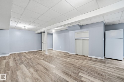 8064 Argyll Rd, Edmonton, AB - Indoor