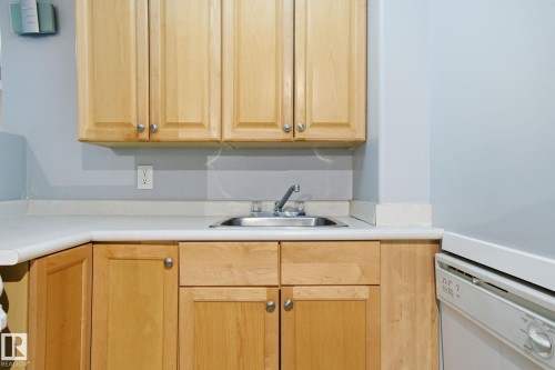 8064 Argyll Rd, Edmonton, AB - Indoor Photo Showing Kitchen