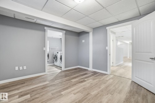 8064 Argyll Rd, Edmonton, AB - Indoor