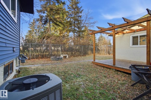 8064 Argyll Rd, Edmonton, AB - Outdoor