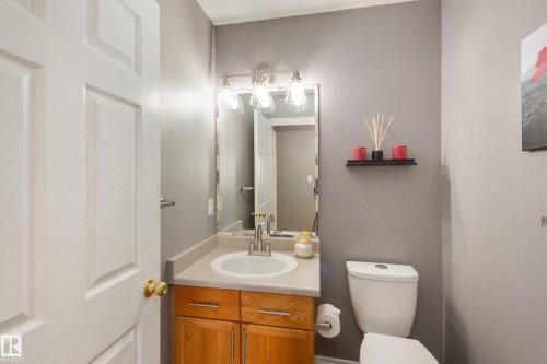2844 40B Avenue, Edmonton, AB - Indoor Photo Showing Bathroom