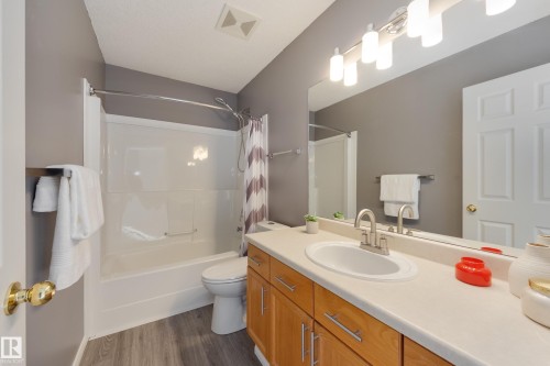 2844 40B Avenue, Edmonton, AB - Indoor Photo Showing Bathroom