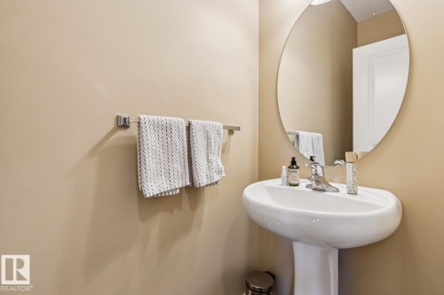 3127 Trelle Loop, Edmonton, AB - Indoor Photo Showing Bathroom
