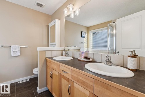 3127 Trelle Loop, Edmonton, AB - Indoor Photo Showing Bathroom