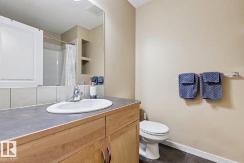 3127 Trelle Loop, Edmonton, AB - Indoor Photo Showing Bathroom