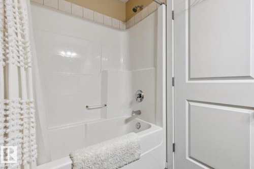 3127 Trelle Loop, Edmonton, AB - Indoor Photo Showing Bathroom