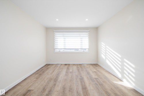 130 Callingwood Two, Edmonton, AB - Indoor Photo Showing Other Room