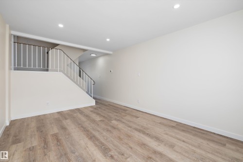 130 Callingwood Two, Edmonton, AB - Indoor Photo Showing Other Room