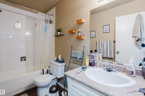 402A 2908 116A Avenue, Edmonton, AB - Indoor Photo Showing Bathroom