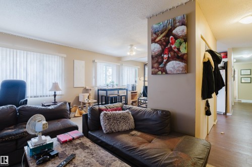 402A 2908 116A Avenue, Edmonton, AB - Indoor Photo Showing Living Room