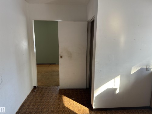 8 Sheridan Drive, St. Albert, AB - Indoor Photo Showing Other Room