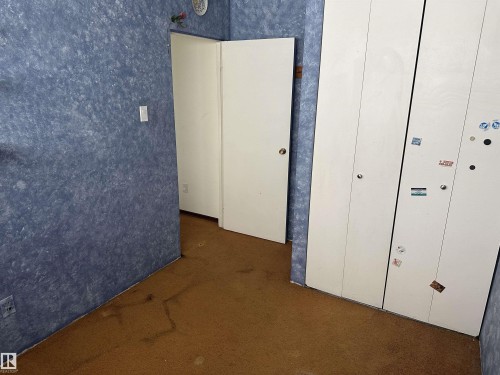8 Sheridan Drive, St. Albert, AB - Indoor Photo Showing Other Room