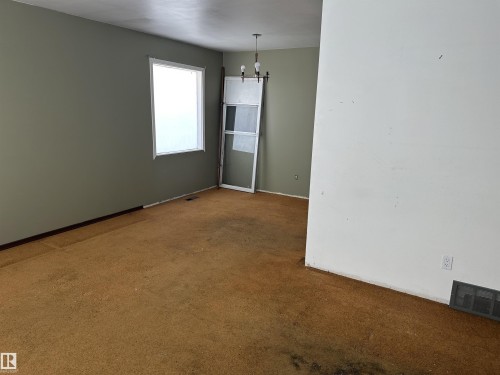 8 Sheridan Drive, St. Albert, AB - Indoor Photo Showing Other Room