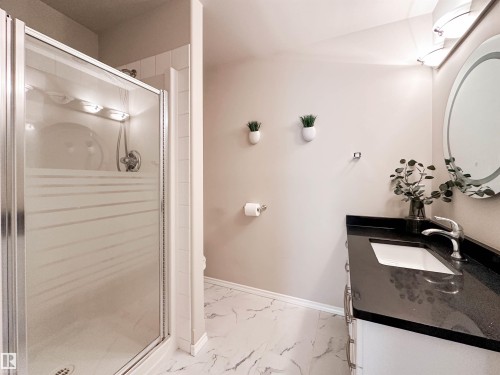 19 51 Eldorado Drive, St. Albert, AB - Indoor Photo Showing Bathroom