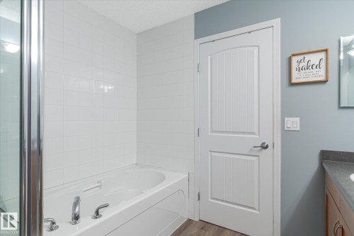 101 2098 Blackmud Creek Drive, Edmonton, AB - Indoor Photo Showing Bathroom