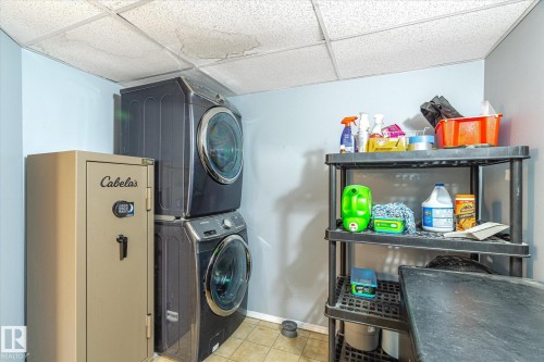 101 2098 Blackmud Creek Drive, Edmonton, AB - Indoor Photo Showing Laundry Room