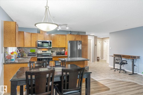 101 2098 Blackmud Creek Drive, Edmonton, AB - Indoor Photo Showing Kitchen