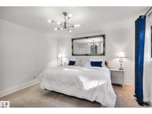 5 Gilchrist Place, St. Albert, AB - Indoor Photo Showing Bedroom