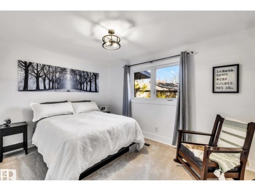 5 Gilchrist Place, St. Albert, AB - Indoor Photo Showing Bedroom