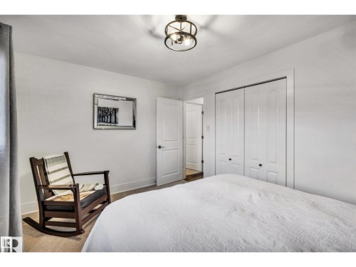 5 Gilchrist Place, St. Albert, AB - Indoor Photo Showing Bedroom