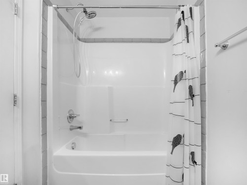 318 3425 19 St Nw, Edmonton, AB - Indoor Photo Showing Bathroom