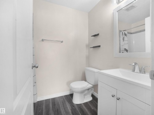318 3425 19 St Nw, Edmonton, AB - Indoor Photo Showing Bathroom