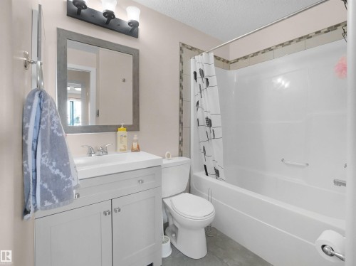 318 3425 19 St Nw, Edmonton, AB - Indoor Photo Showing Bathroom