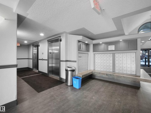 318 3425 19 St Nw, Edmonton, AB - Indoor Photo Showing Other Room