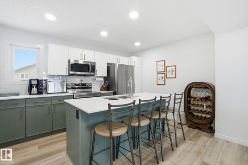 2826 192 Street, Edmonton, AB - Indoor Photo Showing Kitchen With Stainless Steel Kitchen