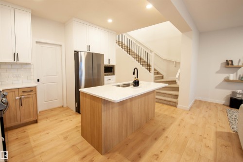 3453 Craig Landing, Edmonton, AB - Indoor Photo Showing Kitchen