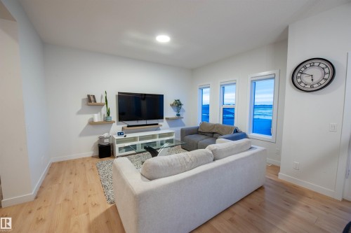 3453 Craig Landing, Edmonton, AB - Indoor Photo Showing Living Room