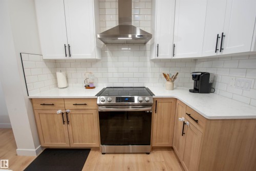 3453 Craig Landing, Edmonton, AB - Indoor Photo Showing Kitchen