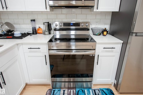 3453 Craig Landing, Edmonton, AB - Indoor Photo Showing Kitchen With Upgraded Kitchen