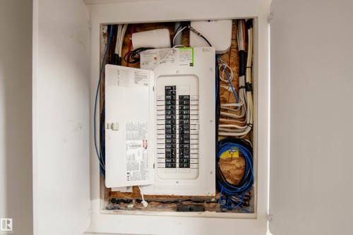 3453 Craig Landing, Edmonton, AB - Indoor Photo Showing Other Room