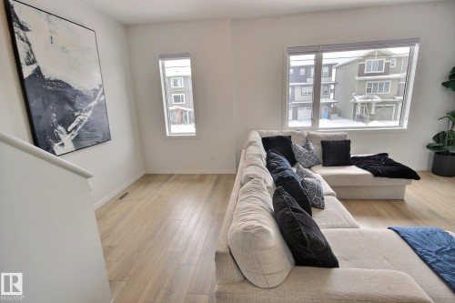 1512 157 Street, Edmonton, AB - Indoor Photo Showing Living Room