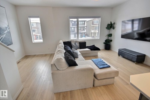 1512 157 Street, Edmonton, AB - Indoor Photo Showing Living Room