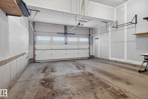 9125 Pear Drive, Edmonton, AB - Indoor Photo Showing Garage