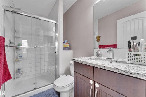 2004 32 Street, Edmonton, AB - Indoor Photo Showing Bathroom