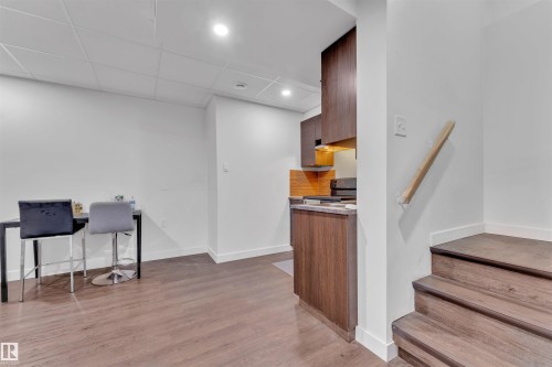 2004 32 Street, Edmonton, AB - Indoor