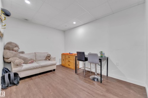 2004 32 Street, Edmonton, AB - Indoor