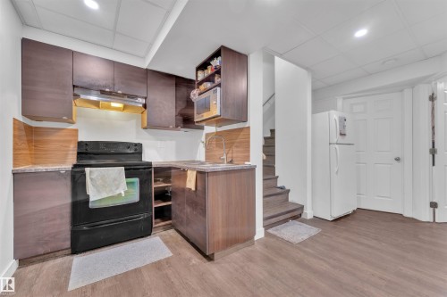 2004 32 Street, Edmonton, AB - Indoor Photo Showing Kitchen