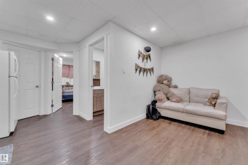 2004 32 Street, Edmonton, AB - Indoor