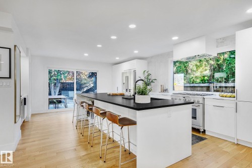 100 Wolf Willow Crescent, Edmonton, AB - Indoor