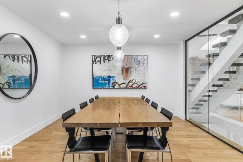 100 Wolf Willow Crescent, Edmonton, AB - Indoor Photo Showing Dining Room